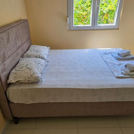 Apartman Tolosi Podgorica Eksteriør billede