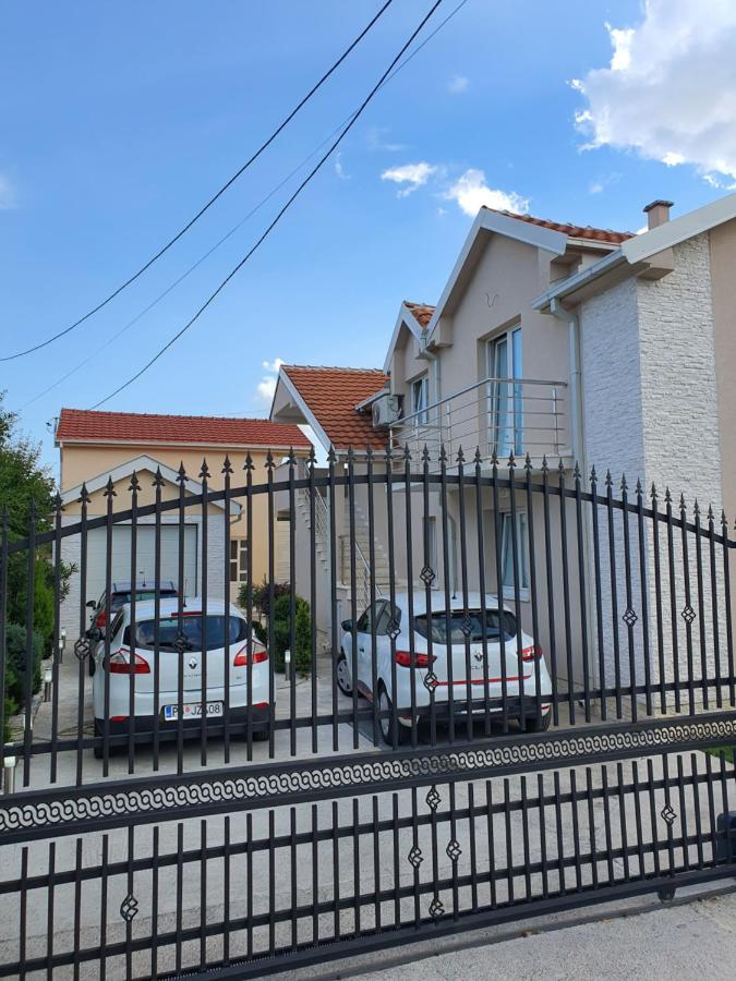 Apartman Tolosi Podgorica Eksteriør billede