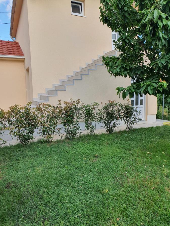 Apartman Tolosi Podgorica Eksteriør billede