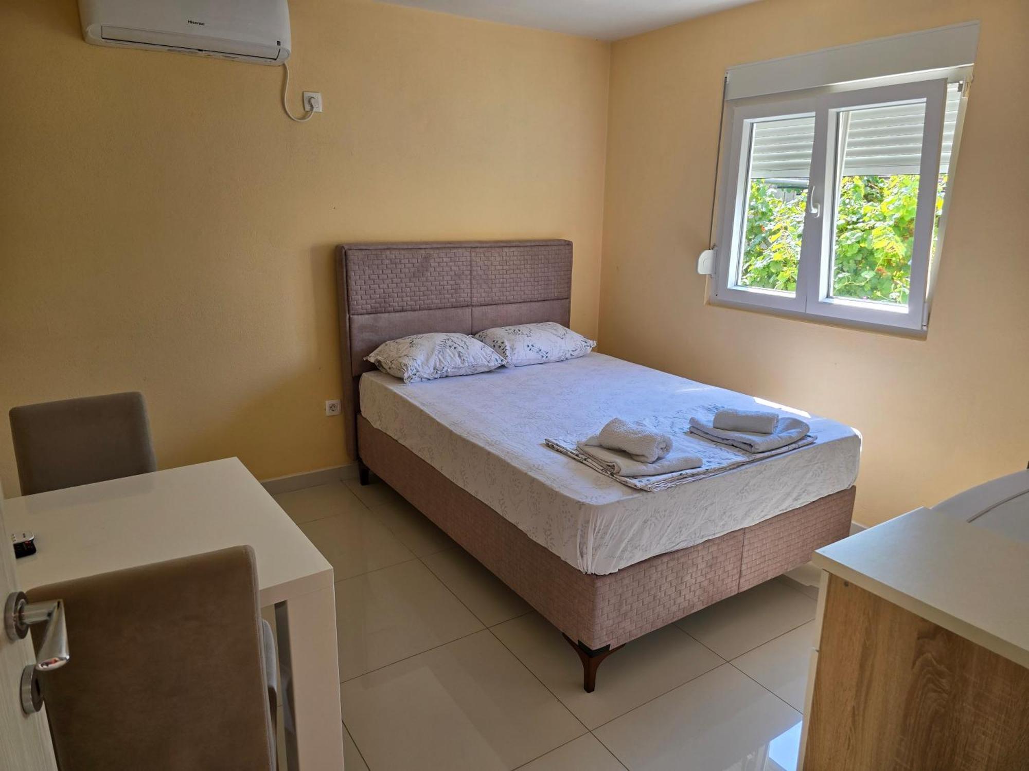 Apartman Tolosi Podgorica Eksteriør billede